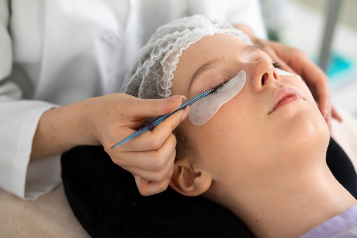 Permanent eyelash removal